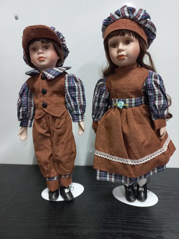 Twee porseleinen poppen, 40 cm hoog, Kinderen en Baby's, Speelgoed | Poppen, Zo goed als nieuw, Overige typen, Ophalen of Verzenden