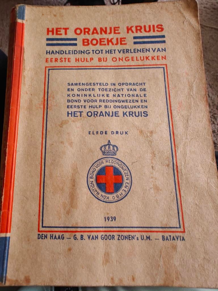 Vintage :Het Oranje Kruis Boekje - 1939, Boeken, Ophalen of Verzenden, Onbekend, Gelezen, Voor 1940