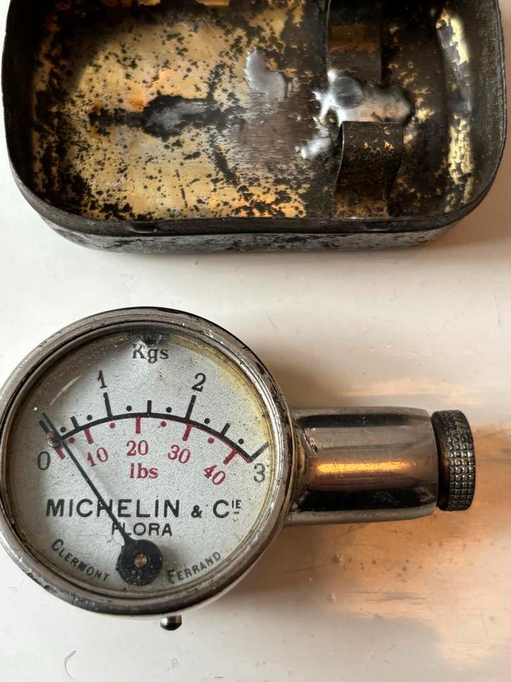 Vintage Michelin Bandenspanningsmeter met Doos, Antiek en Kunst, Antiek | Gereedschap en Instrumenten, Ophalen of Verzenden