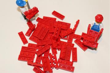 LEGO plaat 1x3 rood (gebruikt) 3623 beschikbaar voor biedingen