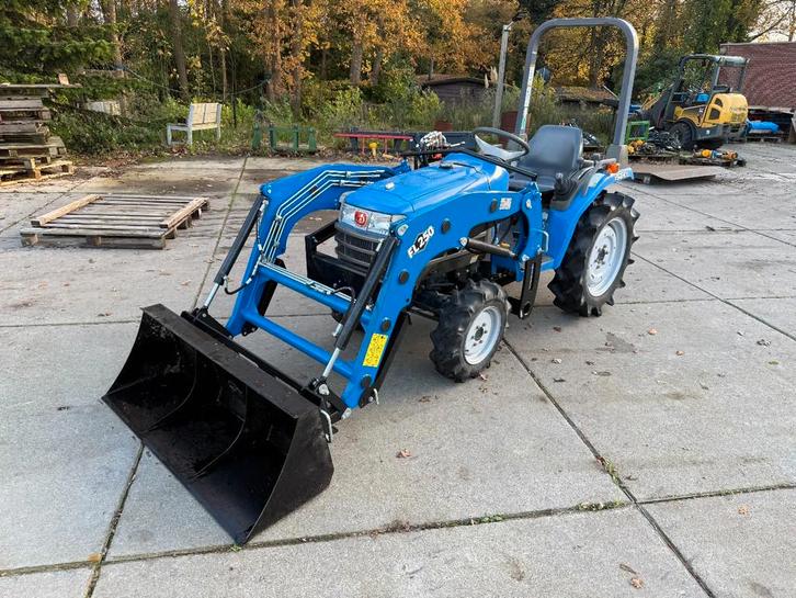 Iseki Sial 173 met voorlader, Zakelijke goederen, Machines en Bouw | Tuin, Park en Bosbouw, Overige typen