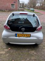Toyota Aygo 1.0 12V Vvt-i 5DRS 2014 Grijs, Auto's, Voorwielaandrijving, 4 stoelen, Origineel Nederlands, Handgeschakeld