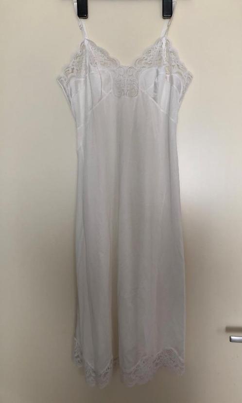Vintage negligé - onderjurk - nachthemd, wit. Maat M, Kleding | Dames, Pyjama's, Zo goed als nieuw, Maat 38/40 (M), Ophalen of Verzenden