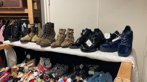 Super kleding en schoenen in de leukste winkel Maastricht!, Kleding | Dames, T-shirts, Zo goed als nieuw, Overige kleuren, Ophalen