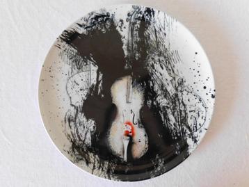 Bord van Taste of Art, Restaurant Jaola (Bruxelles) "Le Viol beschikbaar voor biedingen