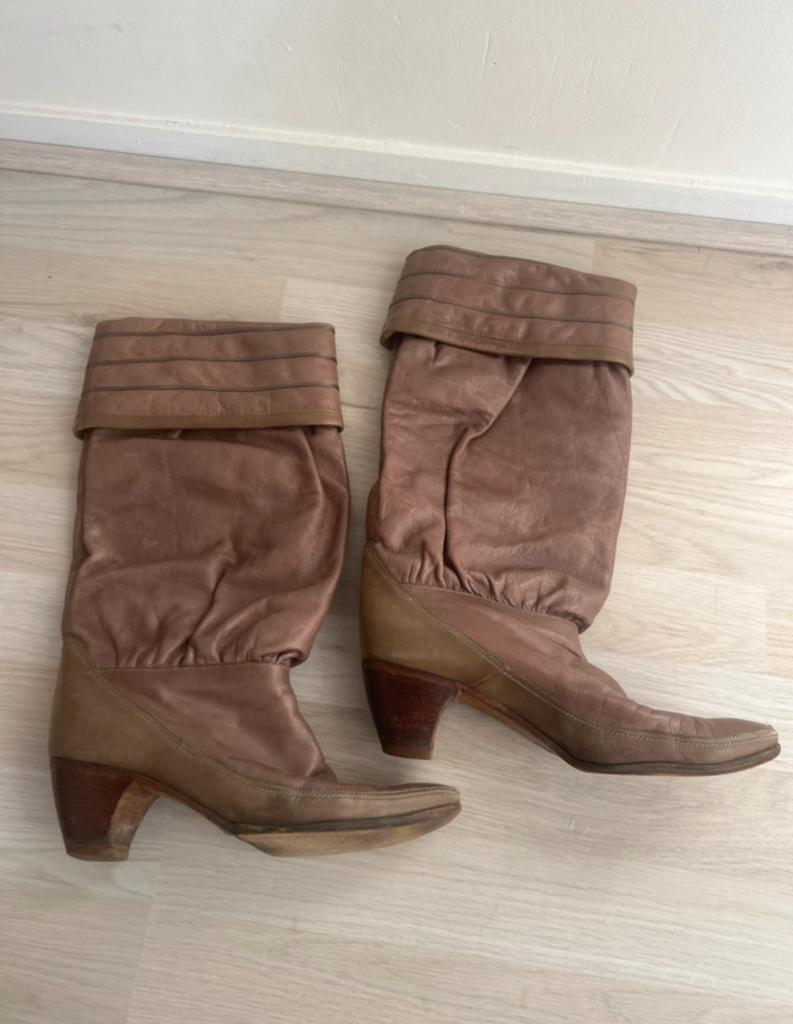 bruin leren hak knie laarzen 38, Kleding | Dames, Schoenen, Ophalen of Verzenden, Zo goed als nieuw, Bruin, Hoge laarzen