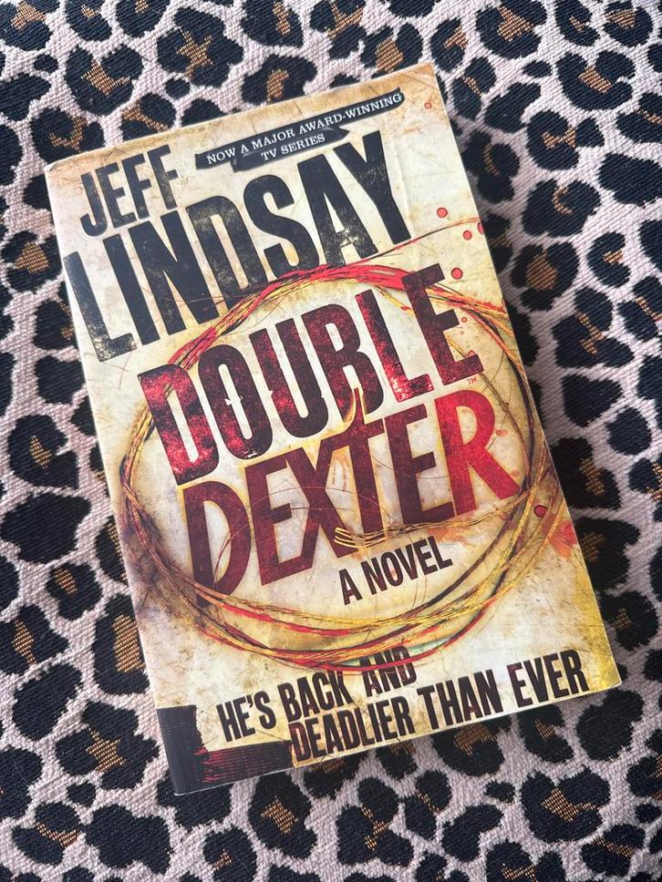 BOEK / BOOK ; Double Dexter - Jeff Lindsay, Boeken, Romans, Zo goed als nieuw, Europa overig, Ophalen of Verzenden