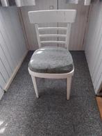 4 witte stoelen met grijze bekleding, Ophalen, Hout, Gebruikt, Wit