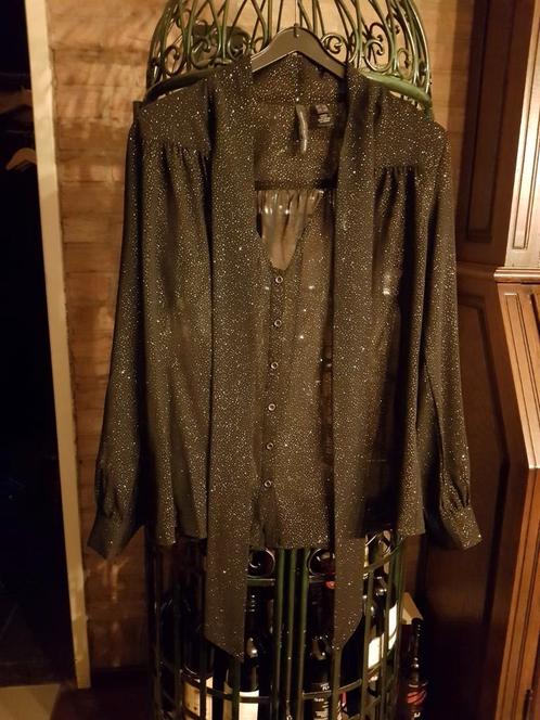 Blouse van het merk Mango.  Maat XS, Kleding | Dames, Blouses en Tunieken, Zo goed als nieuw, Maat 34 (XS) of kleiner, Zwart, Verzenden