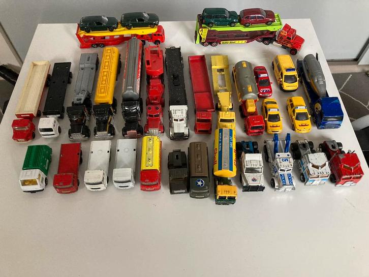 Oude vrachtauto’s en autootjes van Matchbox, Majotette, Hobby en Vrije tijd, Modelauto's | Overige schalen, Gebruikt, Bus of Vrachtwagen