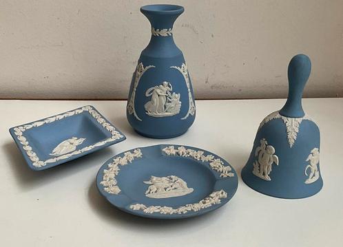 Wedgewood set of 4  blue Jasper design, Antiek en Kunst, Antiek | Keramiek en Aardewerk, Verzenden