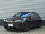 BMW iX xDrive40 - Sportpakket - Pano - Trekhaak - Soft Close, Auto's, Adaptive Cruise Control, Stof, 328 pk, SUV of Terreinwagen