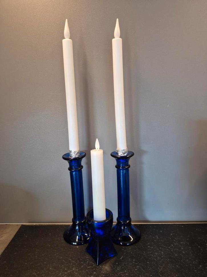 Blauw glas kaarsenstandaards set waxinelicht, Huis en Inrichting, Woonaccessoires | Kandelaars en Kaarsen, Gebruikt, Kandelaar