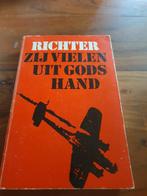 Zij vielen uit Gods hand – Richter | Oorlog & herinnering, Europa overig, Ophalen of Verzenden, Zo goed als nieuw, Richter