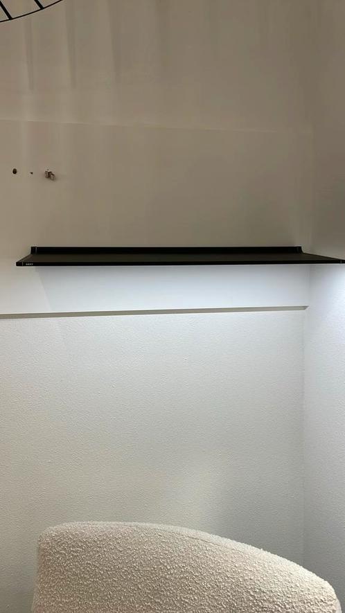 Novy wandplank 9o cm met up- en downlight z.g.a.n., Huis en Inrichting, Woonaccessoires | Wandplanken en Boekenplanken, Nieuw