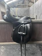 Dressuurzadel Anatomica Libra 18 inch, Dieren en Toebehoren, Paarden en Pony's | Zadels, Ophalen, Zo goed als nieuw, Dressuur