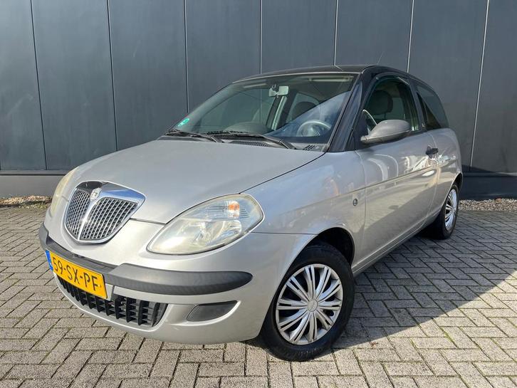 Lancia Ypsilon 1.2 Argento AIRCO/TREKH/APK11-2026!, Auto's, Lancia, Bedrijf, Te koop, Ypsilon, ABS, Airbags, Airconditioning, Boordcomputer