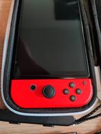 Nintendo Switch OLED, 3 games, koffer, Spelcomputers en Games, Spelcomputers | Nintendo Switch, Ophalen of Verzenden, Zo goed als nieuw