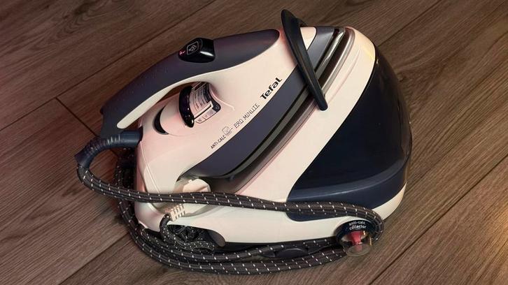 Tefal Stoomgenerator GV8600 - Zeer Goede Staat!, Witgoed en Apparatuur, Strijkijzers en Strijkplanken, Zo goed als nieuw, Strijkijzer met snoer