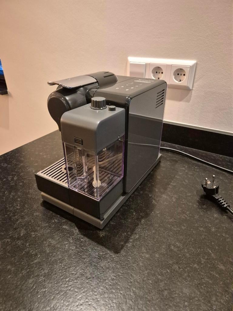 De''longhi Lattissima Touch, Ophalen, Koffiemachine, Zo goed als nieuw, 4 tot 10 kopjes