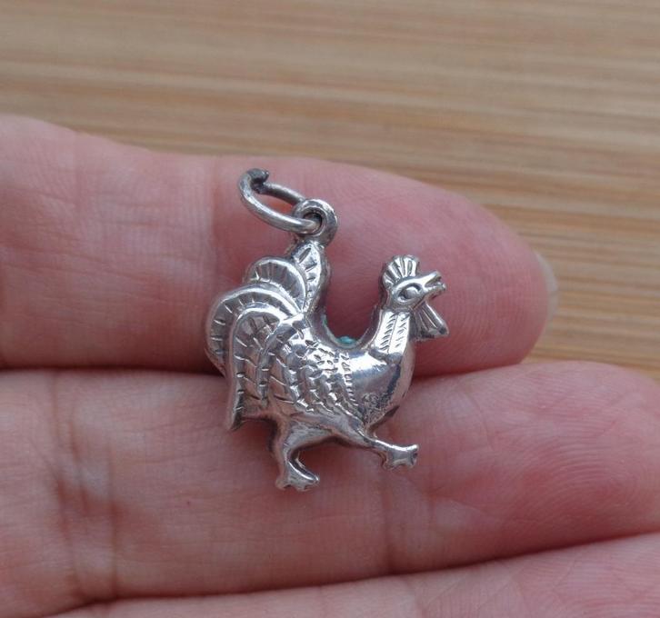 zilveren vintage bedel haan [201], Sieraden, Tassen en Uiterlijk, Bedels, Zo goed als nieuw, Overige merken, Zilver, 1 bedel, Verzenden