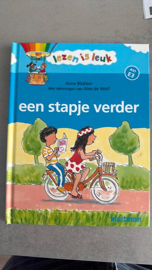 Anne Blokker - Een stapje verder, Boeken, Kinderboeken | Jeugd | onder 10 jaar, Zo goed als nieuw, Ophalen of Verzenden