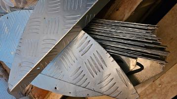 28 aluminium traptredes  beschikbaar voor biedingen