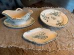 Mooie set: sauskom, schaal en taartschaal op voet, Antiek en Kunst, Antiek | Servies compleet, Ophalen of Verzenden
