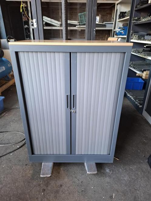Metalen roldeurkast met 2 legborden, 80 breed, Huis en Inrichting, Kasten | Roldeurkasten en Archiefkasten, Gebruikt, 100 tot 150 cm