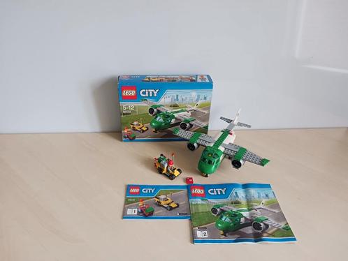 Lego city vliegtuig 60101 vrachtvliegtuig met doos, Kinderen en Baby's, Speelgoed | Duplo en Lego, Zo goed als nieuw, Lego, Complete set