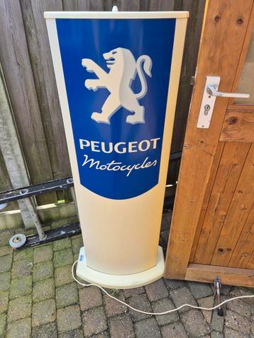 Lichtbak reclamezuil reclamebord peugeot  beschikbaar voor biedingen