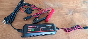 Automatische lader. Geschikt voor 4 tot 12 V beschikbaar voor biedingen