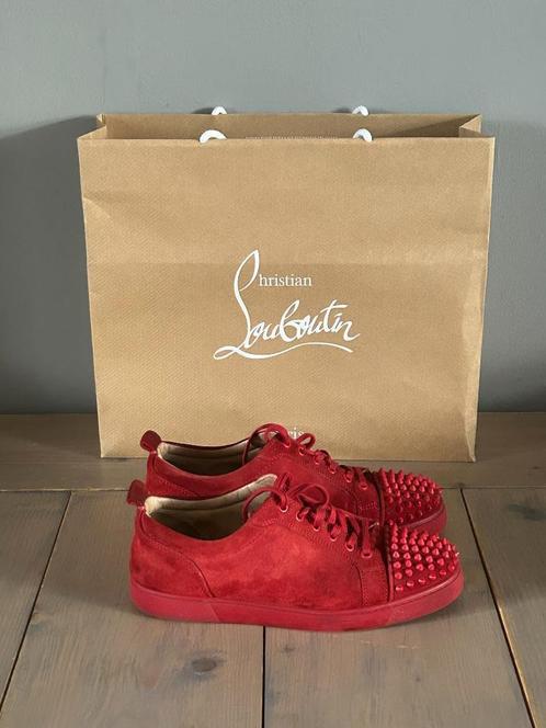 Rode suède Louboutin schoenen, maat 41, ZGAN !!, Kleding | Heren, Schoenen, Zo goed als nieuw, Overige typen, Overige kleuren