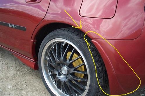 gevraagd setje mudguards achterbumper mazda 323f ba 94/ 99, Auto diversen, Tuning en Styling, Ophalen of Verzenden