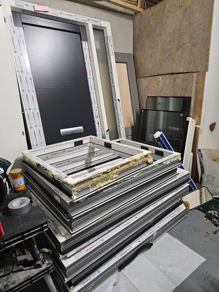 Aluplast Kunststofkozijnen en voordeur Z.G.A.N.!, Doe-het-zelf en Verbouw, Kunststof, Raamkozijn, Zo goed als nieuw, Inclusief glas