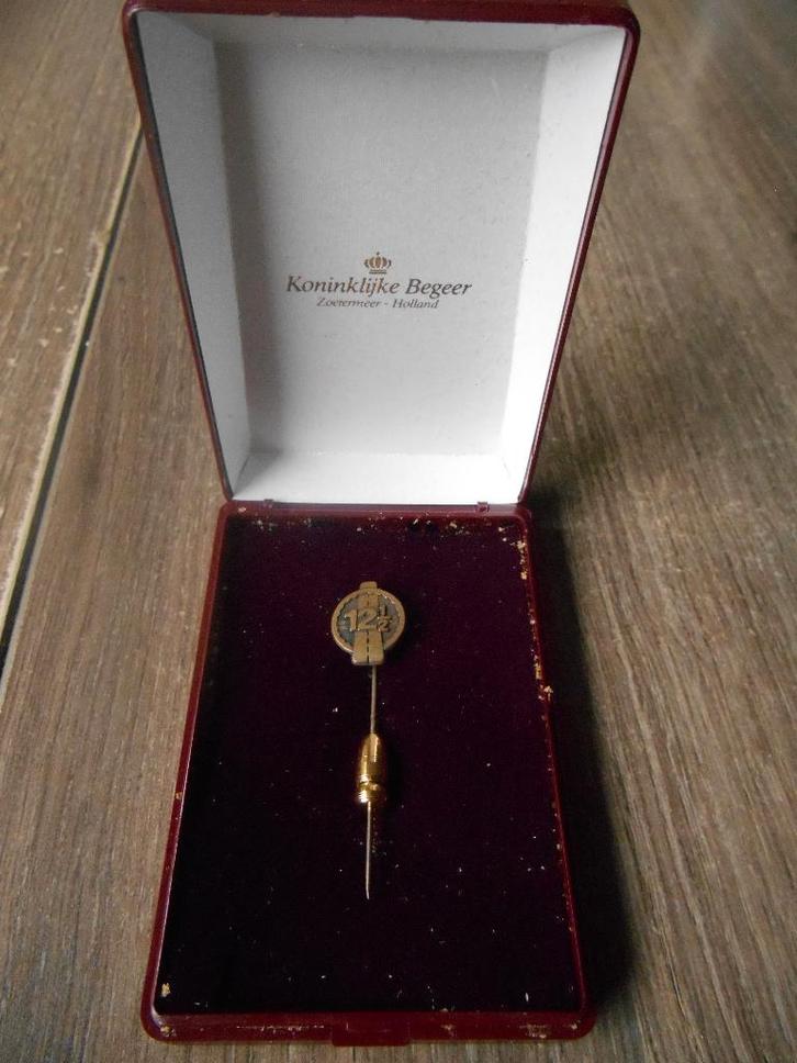 12,5 jarig jubileum speld vrachtwagenchauffeur, Verzamelen, Speldjes, Pins en Buttons, Gebruikt, Speldje of Pin, Overige onderwerpen