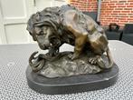 Bronzen sculptuur van een Leeuw in duel met Slang, A. Barye, Antiek en Kunst, Verzenden