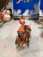 Vintage pinecome dennenappel Kerstkabouter met Sleetje, Diversen, Kerst, Gebruikt, T, Ophalen of Verzenden, N