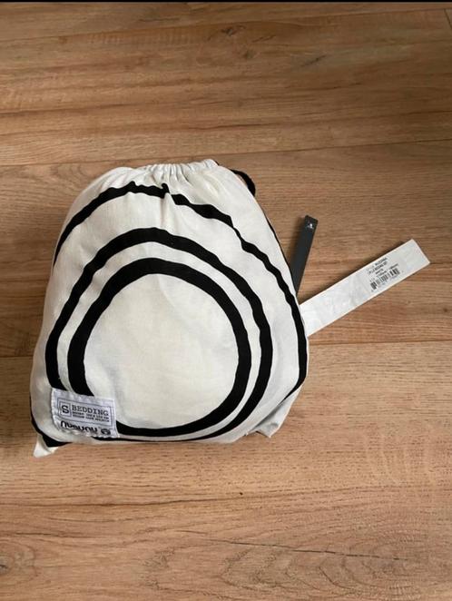 Nununu beddengoed Circle 100x150, Kinderen en Baby's, Kinderkamer | Beddengoed, Nieuw, Dekbedovertrek, Wit, Jongetje of Meisje