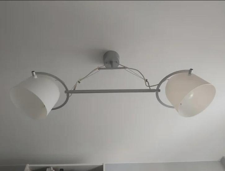 Ikea plafondlamp met 2 lichtpunten, Huis en Inrichting, Lampen | Plafondlampen, Gebruikt, Kunststof, Metaal, Ophalen of Verzenden