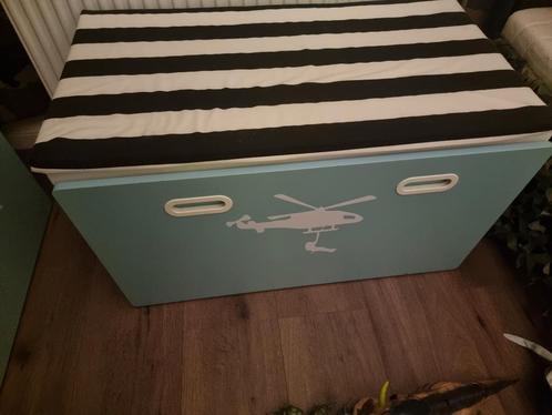 Ikea kinderkamer stuva Speelgoedkist bureautje en ladekast, Kinderen en Baby's, Kinderkamer | Commodes en Kasten, Zo goed als nieuw