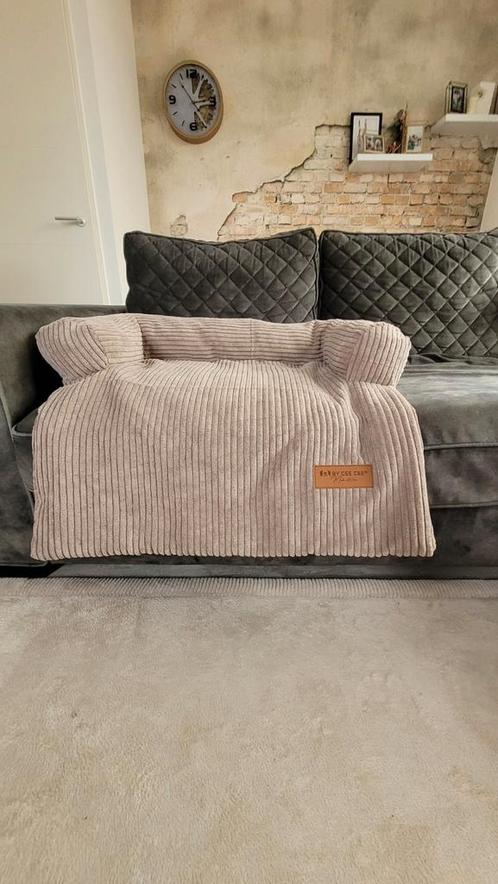 Hondenkleed bank Ribstof 95x90 mokka, Dieren en Toebehoren, Hondenmanden, Nieuw, Ophalen of Verzenden
