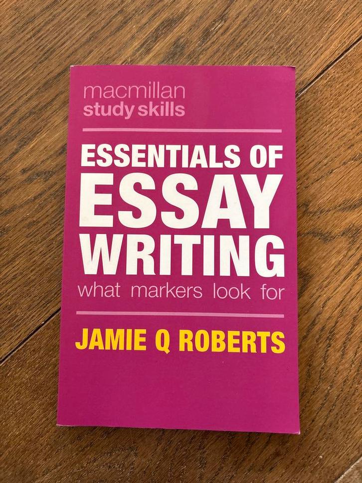 Essentials of Essay Writing - Jamie Q Roberts, Boeken, Studieboeken en Cursussen, Gelezen, HBO, Alpha, Ophalen of Verzenden