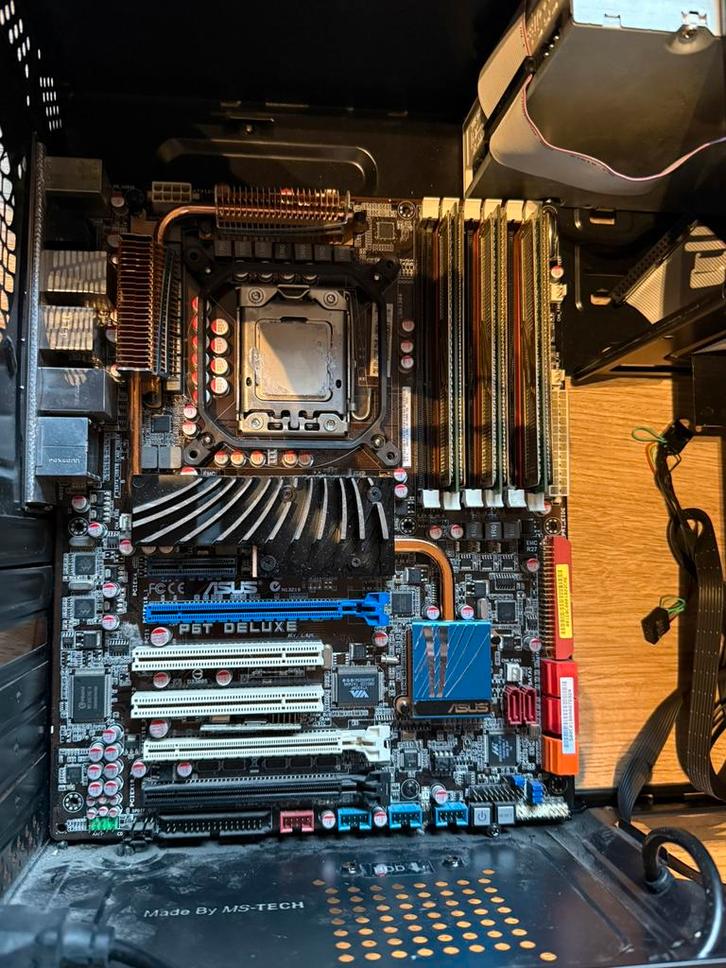 ASUS P6T Deluxe + Intel Core i7-920 + Radeon HD 5450, Computers en Software, Moederborden, Gebruikt, Intel, DDR3, Ophalen