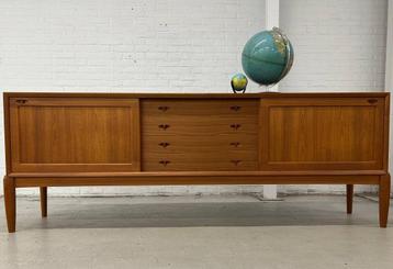 Deens teak dressoir H.W. Klein Bramin beschikbaar voor biedingen