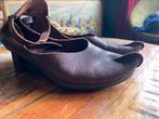 Trippen bruin maat 38, Schoenen met lage hakken, Bruin, Ophalen of Verzenden, Zo goed als nieuw