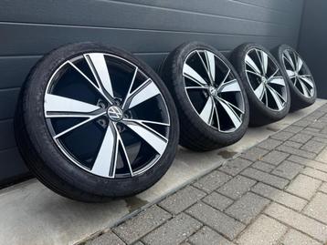 VW Golf Wielenset | Bakersfield | GTI / GTE | 225/40R18 beschikbaar voor biedingen