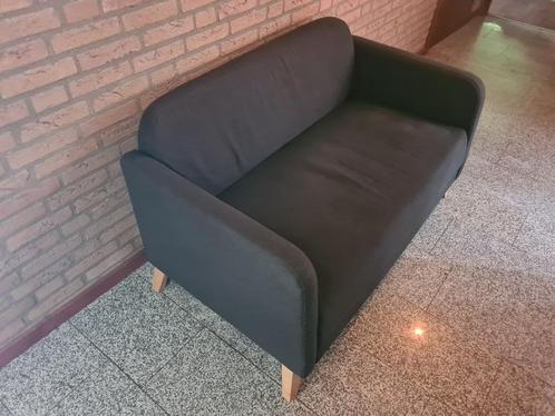 IKEA LINANÄS 2 zitsbank - Vissle donkergrijs, Huis en Inrichting, Banken | Bankstellen, Gebruikt, Rechte bank, Tweepersoons, Minder dan 150 cm