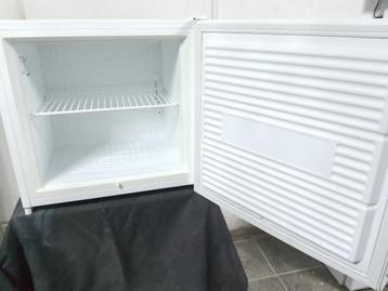 Top merk Zanussi Mini Vriezer 50 Liter Werkt perfect+schoon beschikbaar voor biedingen