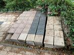 GRATIS Klinkers 21x21x6. Blauw,geel en rood. Circa 5,8m2, Ophalen, Klinkers, 5 tot 10 m², Zo goed als nieuw